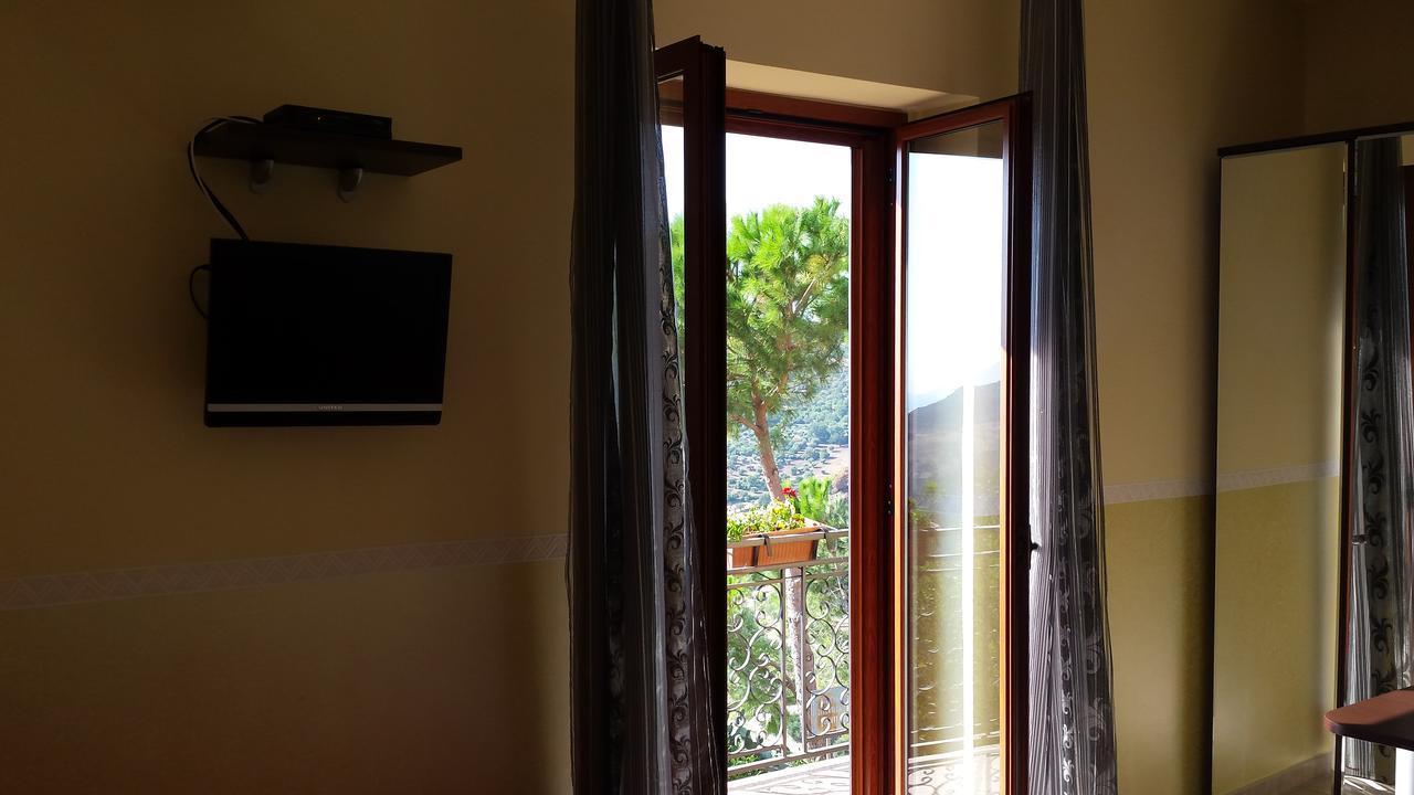 B&B Lo Sparviero Civita Room photo