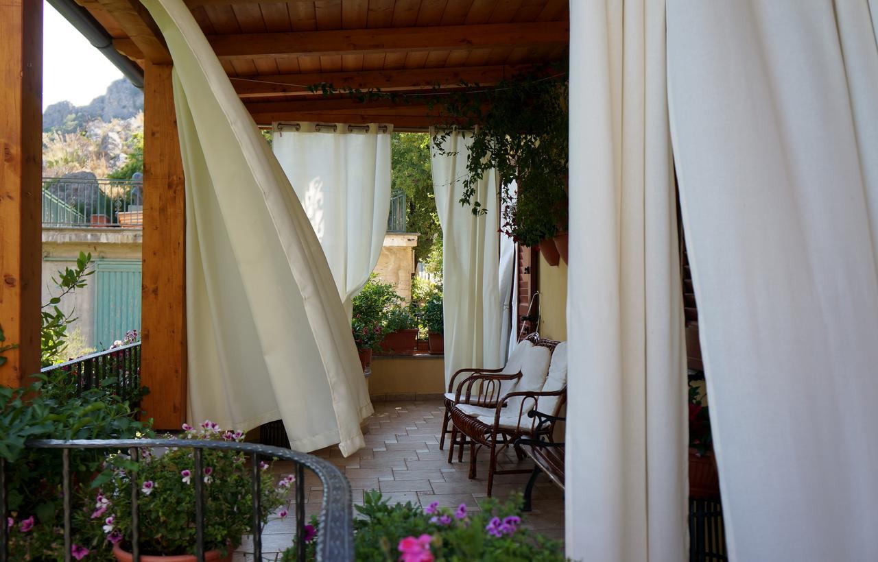 B&B Lo Sparviero Civita Exterior photo