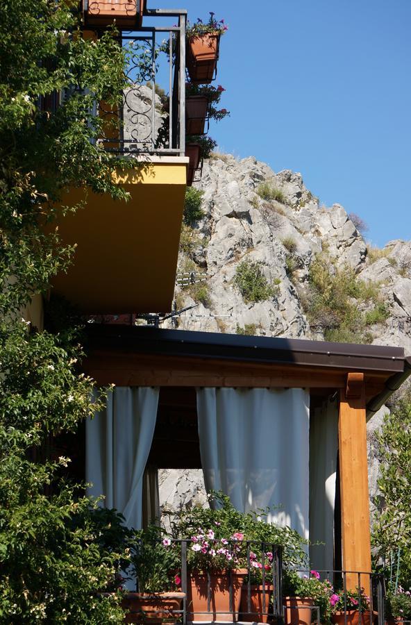 B&B Lo Sparviero Civita Exterior photo