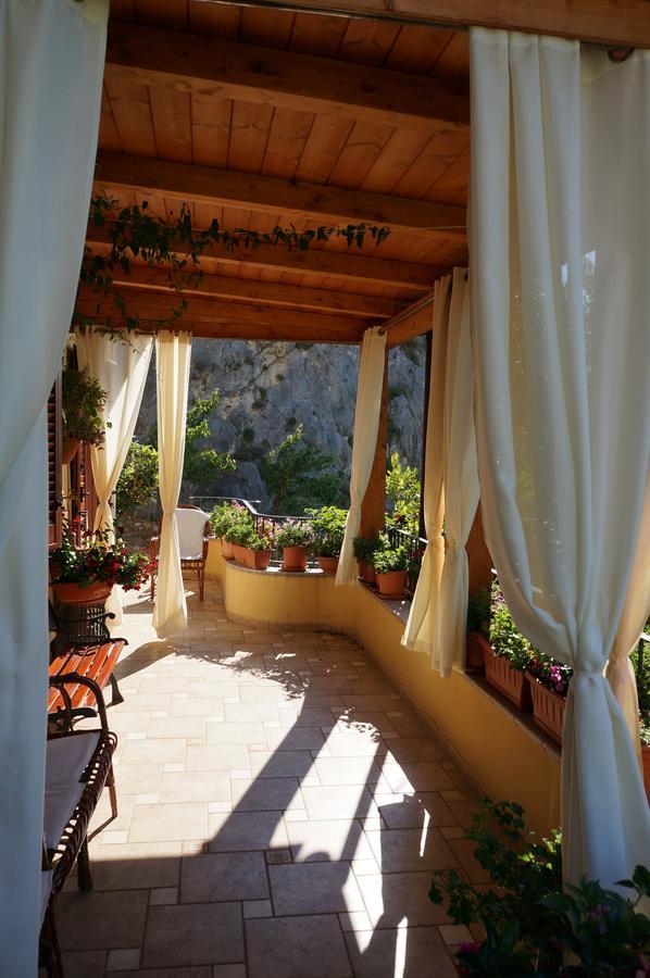 B&B Lo Sparviero Civita Exterior photo